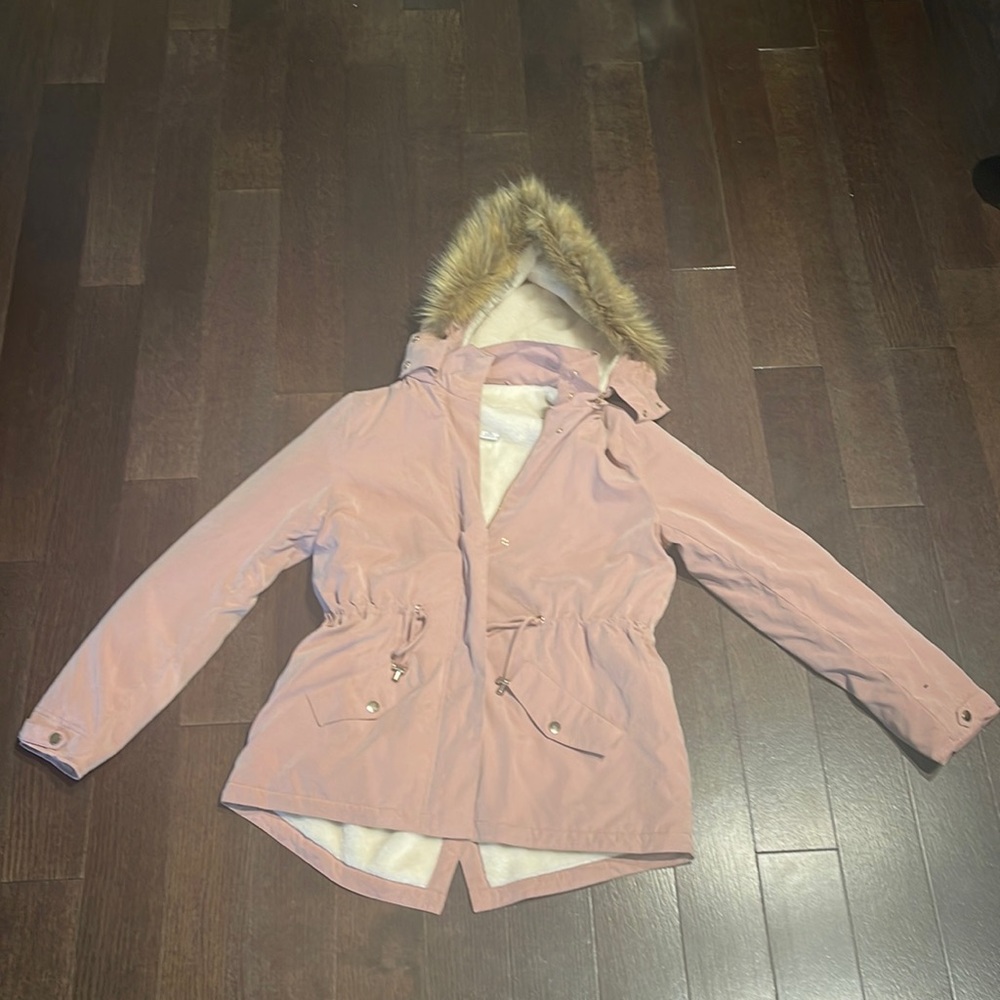 💕🍦BRAND NEW MAUVE AND CREAM FLEECE LINED JACKET🍦💕